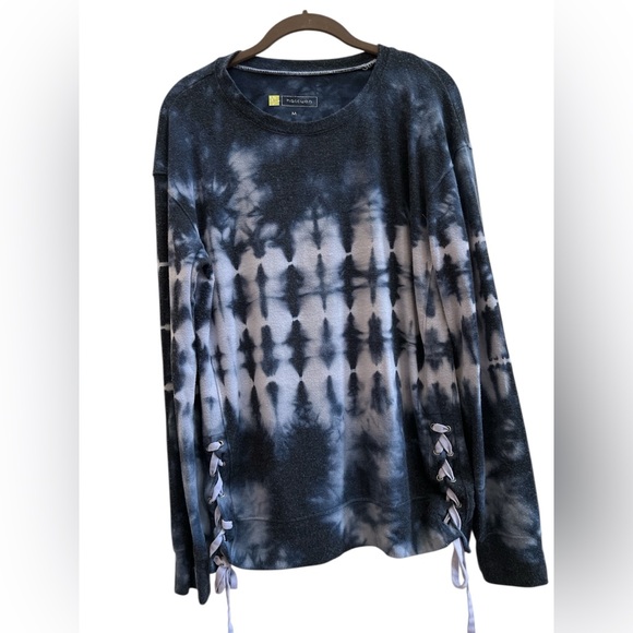 Halcyon Tops - Halcyon Blue & White Tie-Dye Lace-Up Side Long Sleeve Top | Size M